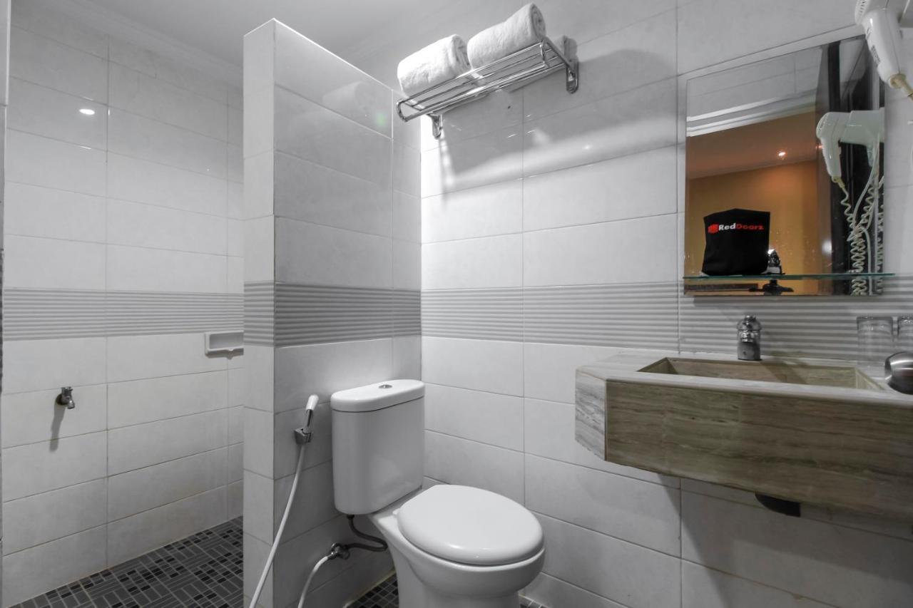 Reddoorz Plus Syariah @ Jalan Sriwijaya Medan Exterior foto